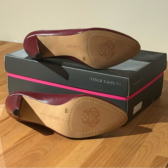 NEW Vince Camuto Brown Ankle Boots - Picture 7 of 11